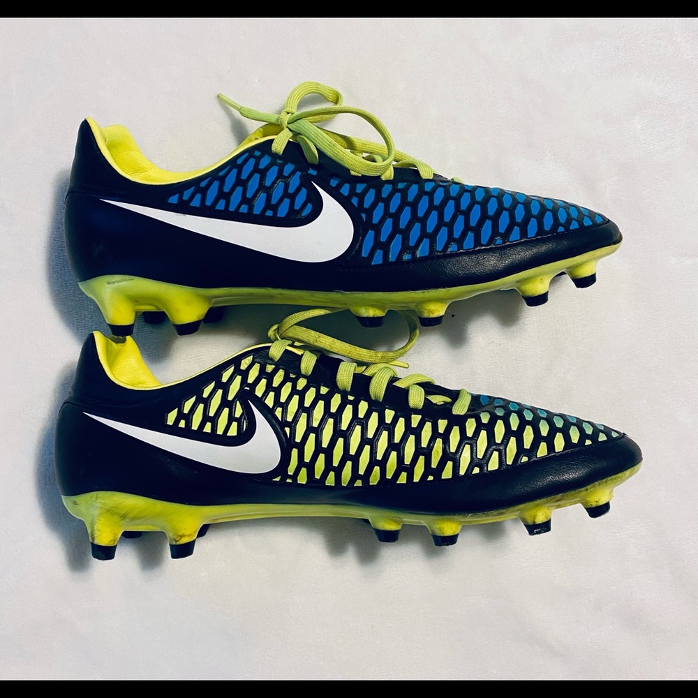 Nike Magista Soccer Cleats